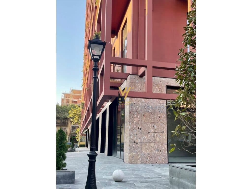 Jepet Zyre me qera te Kompleksi Garden Building, Rr e Kavajes 160 m2 1