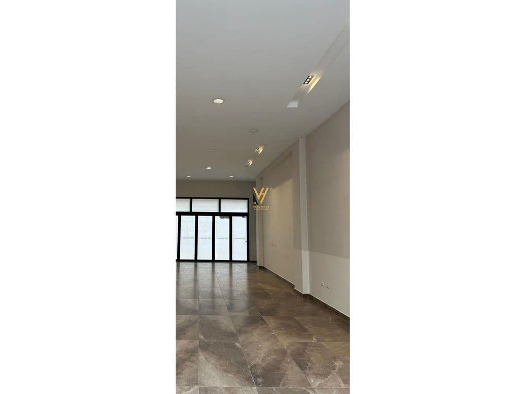 JEPET AMBIENT BIZNESI 90 M2 ME QERA TE RR.FROSINA PLAKU 90.000 LEKE 2