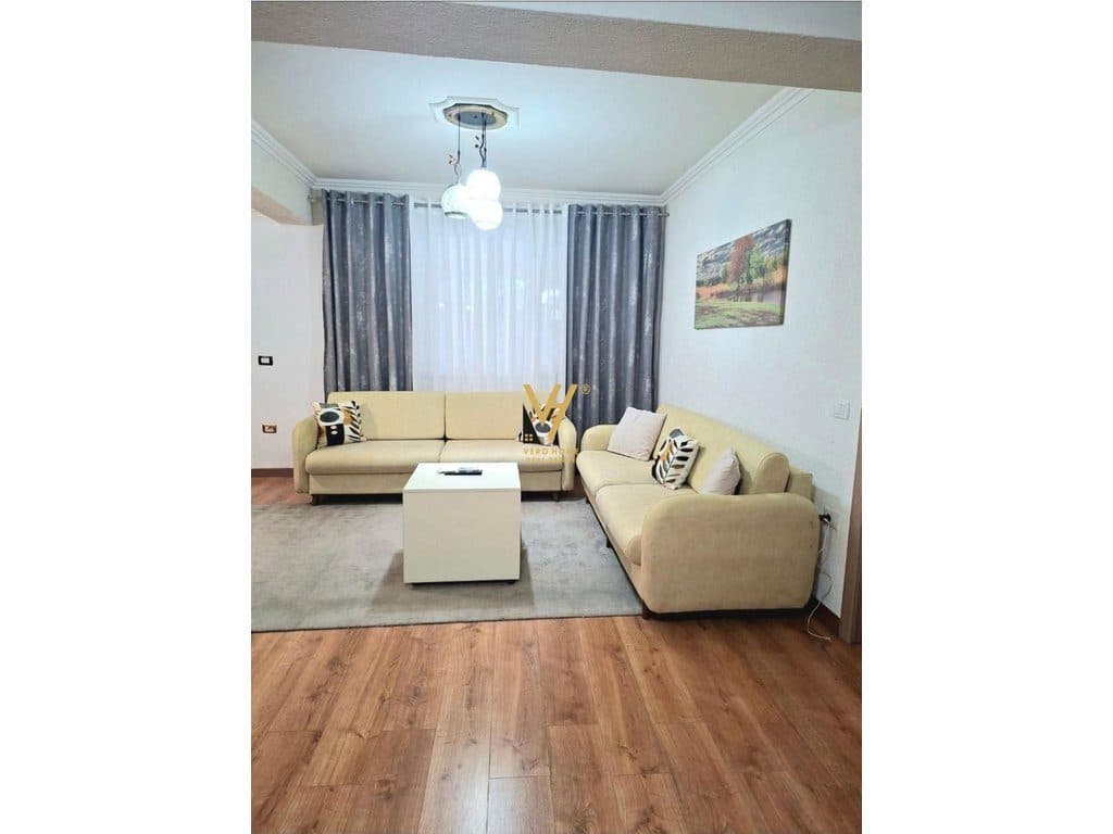 JEPET HYRJE 2+1 ME QIRA NE ALLIAS 50.000 LEKE 2
