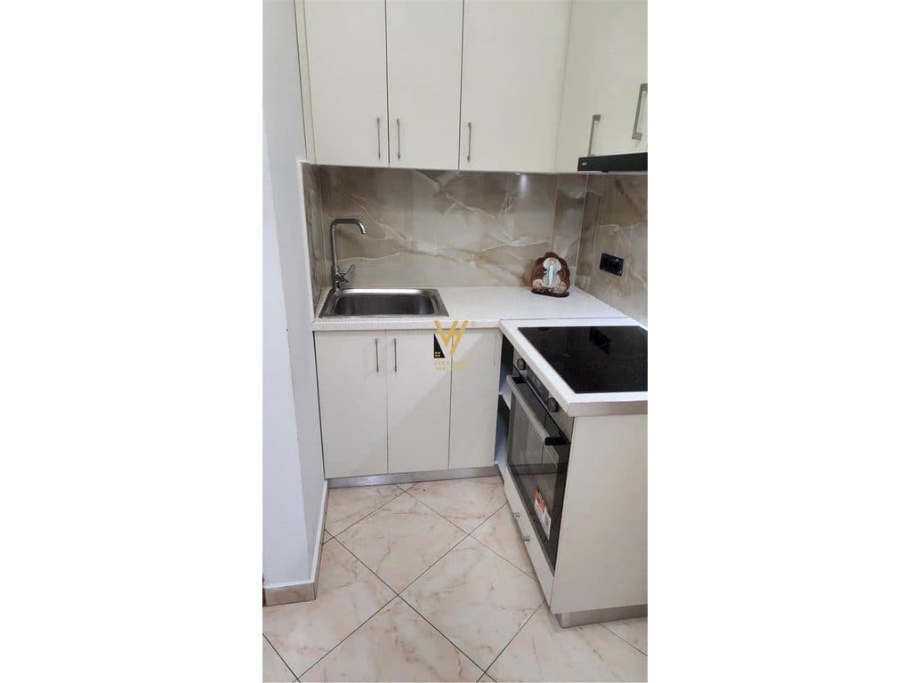 JEPET APARTAMENT 2+1+BLK ME QERA NE QENDER 69.500 LEKE 2