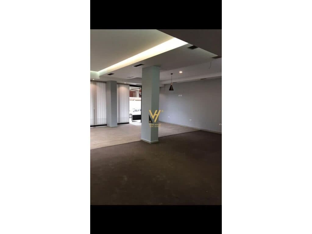 Jepet dyqan me qera te Rruga e Kavajes 100 m2 3