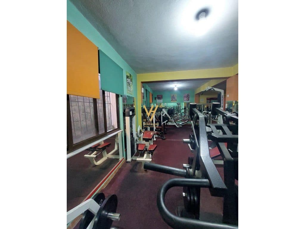JEPET AMBIENT BIZNESI 205 M2 ME QERA NE ALI DEM 80.000 LEKE 2