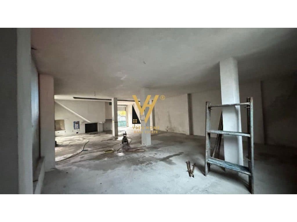 JEPET MAGAZINE 180 M2 ME QERA TE ISH FUSHA E AVIACIONIT 1.200 EURO 2