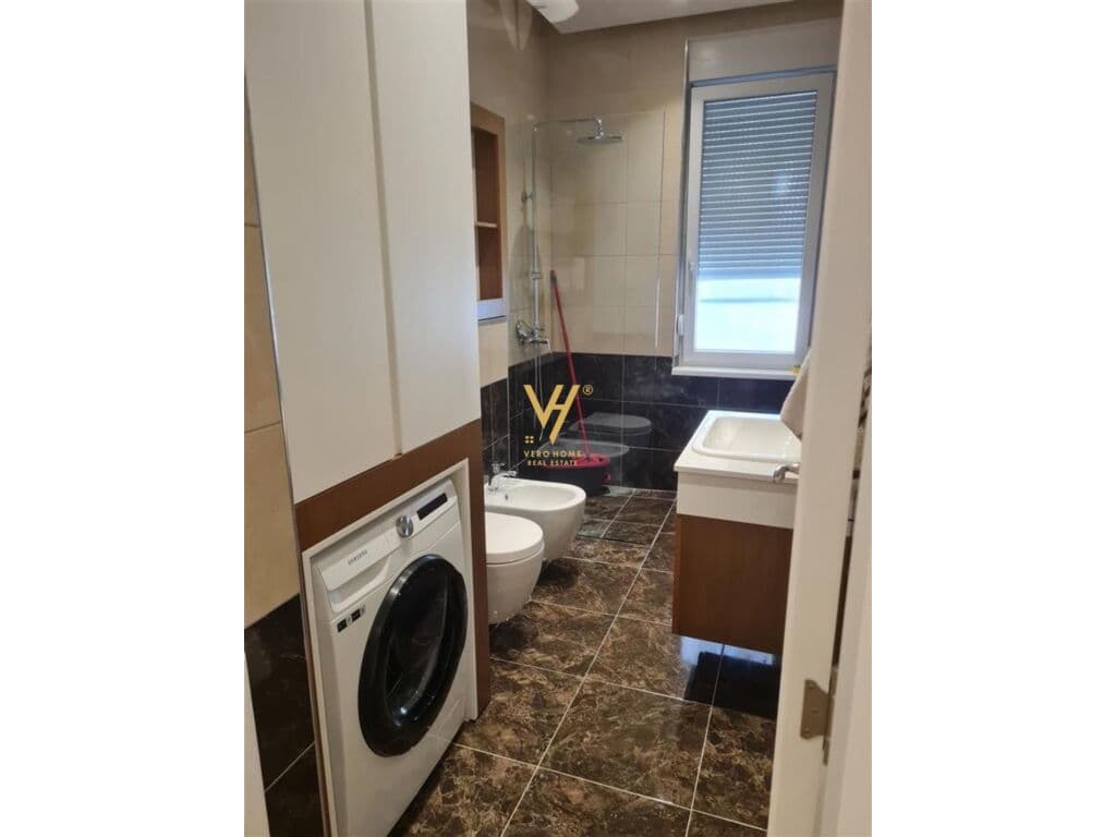 Jepet Apartament 2+1 me qera te 21 Dhjetori 84 m2