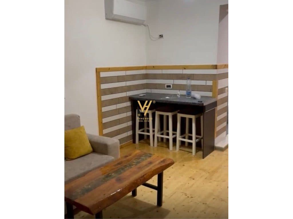 JEPET APARTAMENT 2+1 ME QIRA TE FARMACIA 10- 45.000 LEKE 2