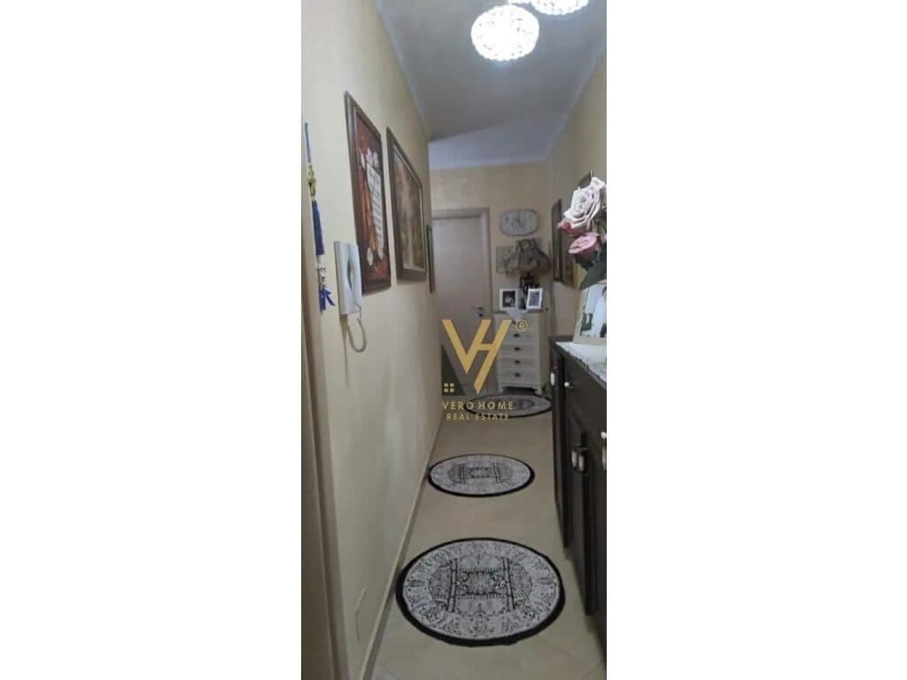 Shitet Apartament 3+1+2 te Unaza e Re 141 m2 4