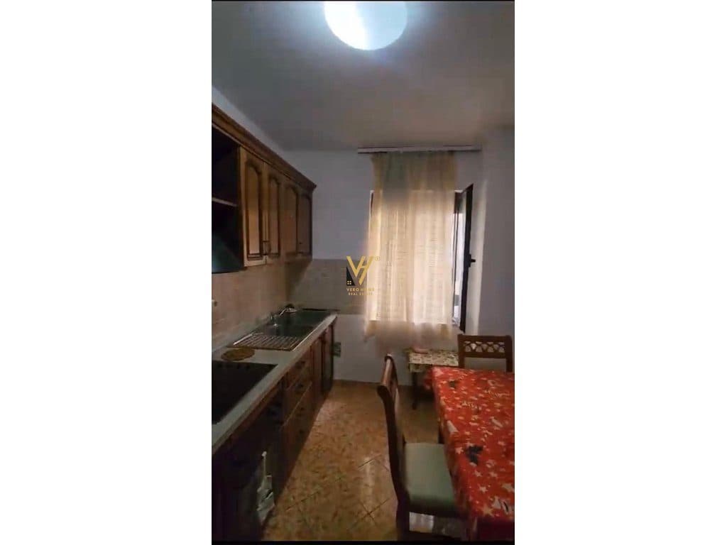 JEPET APARTAMENT 1+1+BLK ME QERA TE PALLATI ME SHIGJETA 50.000 LEKE 2