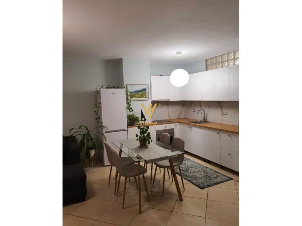 JEPET APARTAMENT 1+1 ME QIRA TE QYTET STUDENTI 600 EURO 2