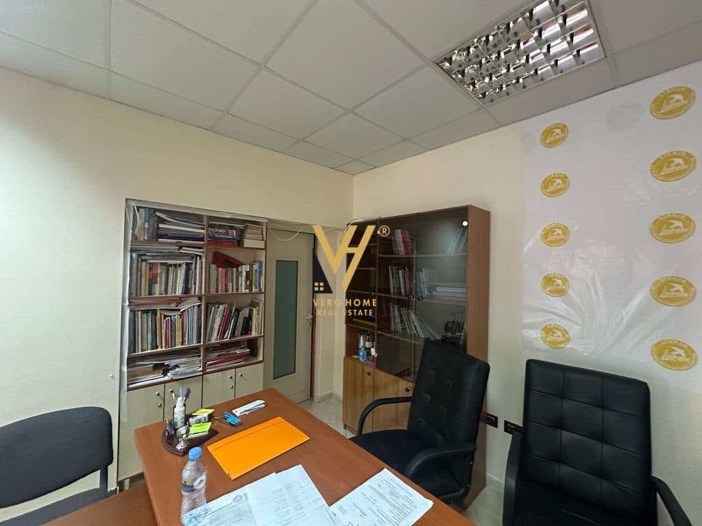 JEPET ZYRE 20 M2 ME QERA TE RRUGA FORTUZI 450 EURO 3