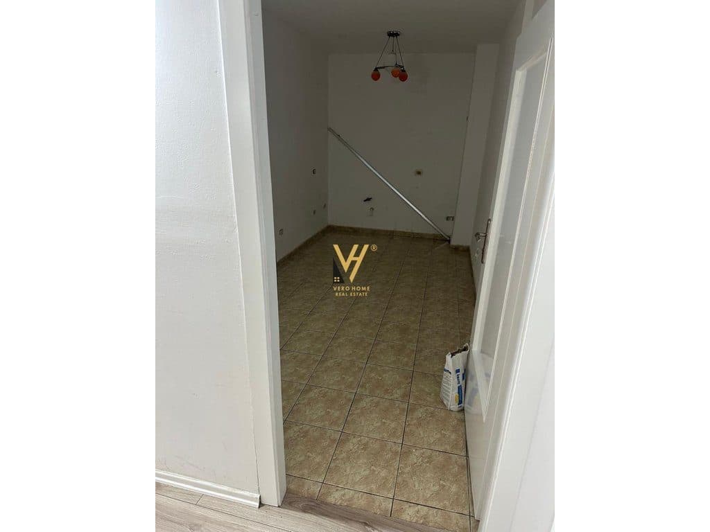 JEPET AMBIENT 130 M2 ME QERA TE ISH EKSPOZITA 600 EURO 3