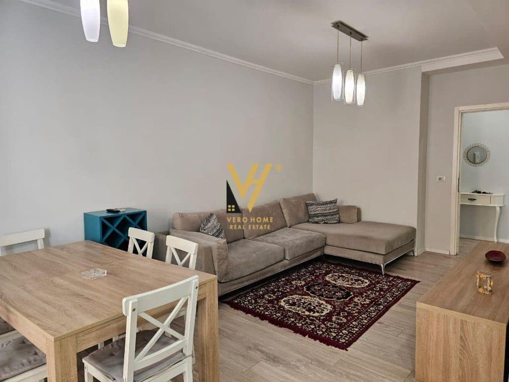 JEPET APARTAMENT 2+1+2+BLK ME QERA TEK LIQENI THATE 800 EURO