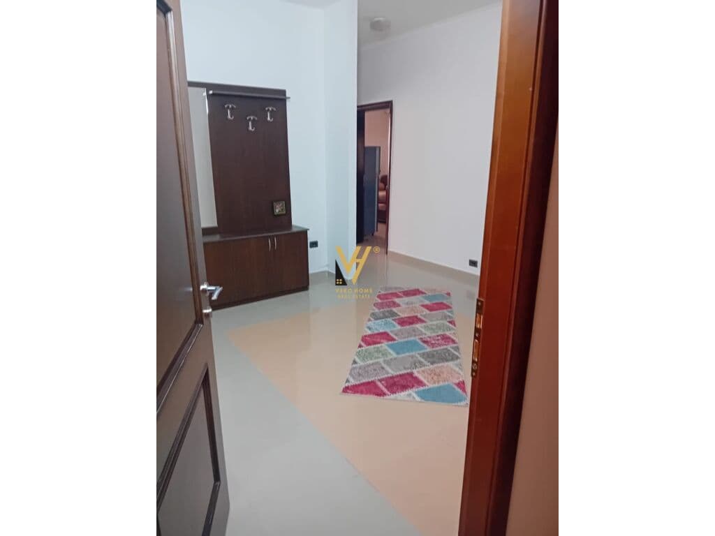 Jepet Apartament 1+1+ballkon me qera te Rruga Petro Nini Luarasi 70 m2 3