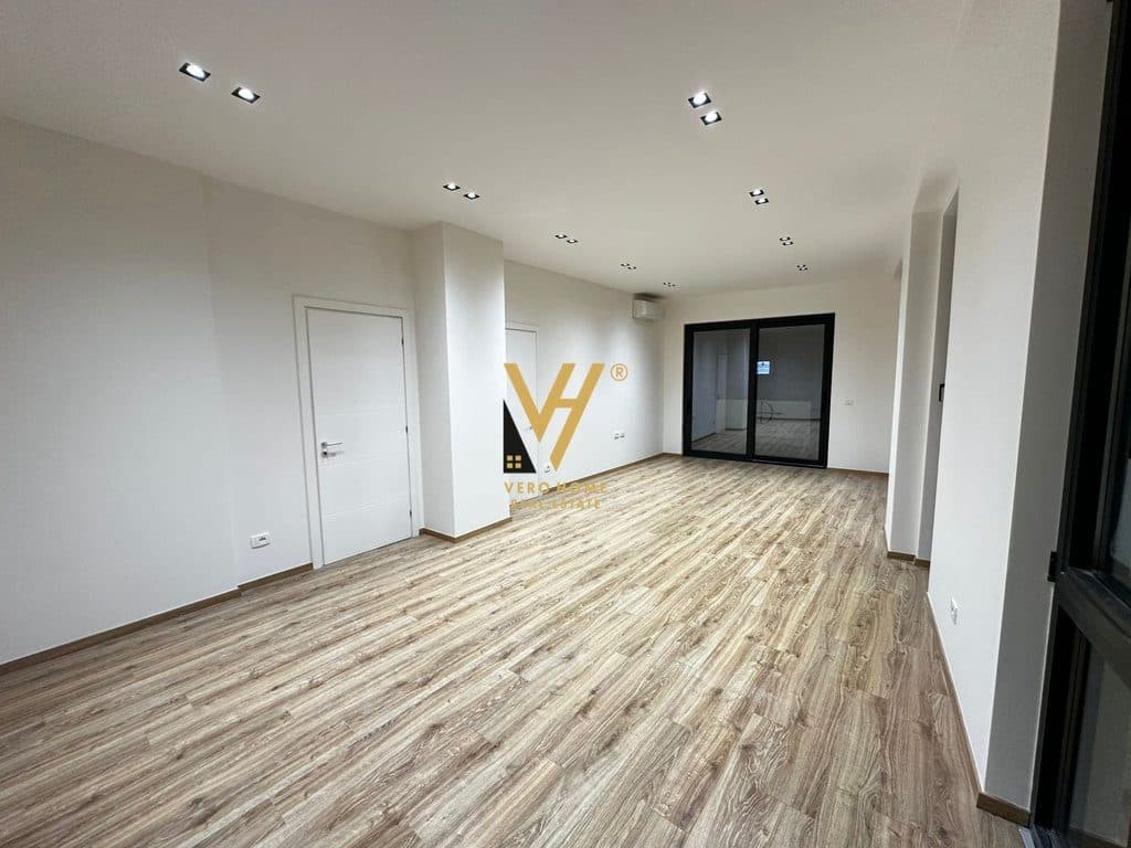 JEPET ZYRE 96 M2 ME QERA TE RRUGA E ELBASANIT 160.000 LEKE 4