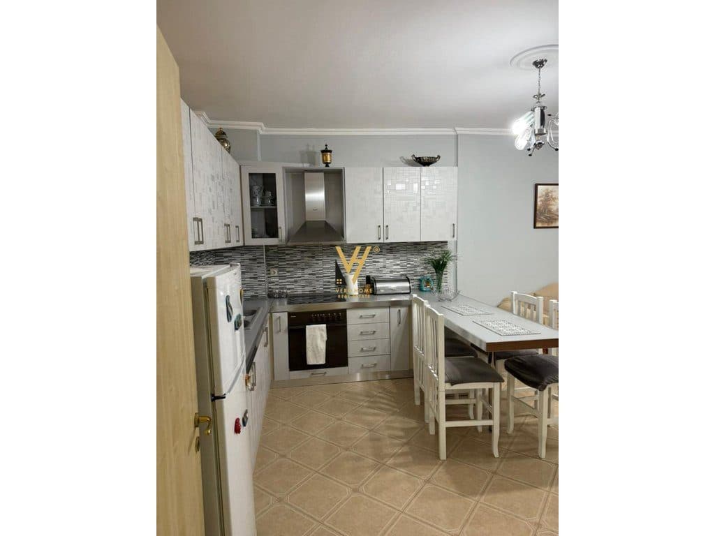 JEPET APARTAMENT 2+1+ BLK ME QERA TE VILA L, ASTIR 550 EURO 2