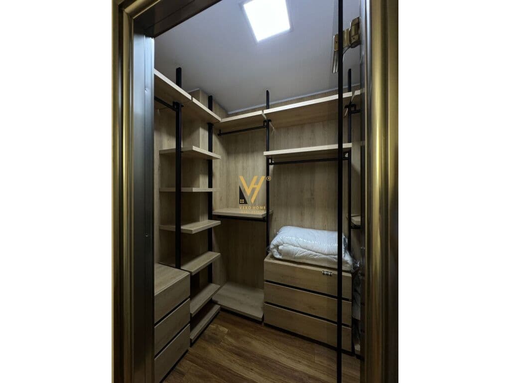 Jepet Apartament 2+1+2+ballkon me qera te Blloku 120 m2 3