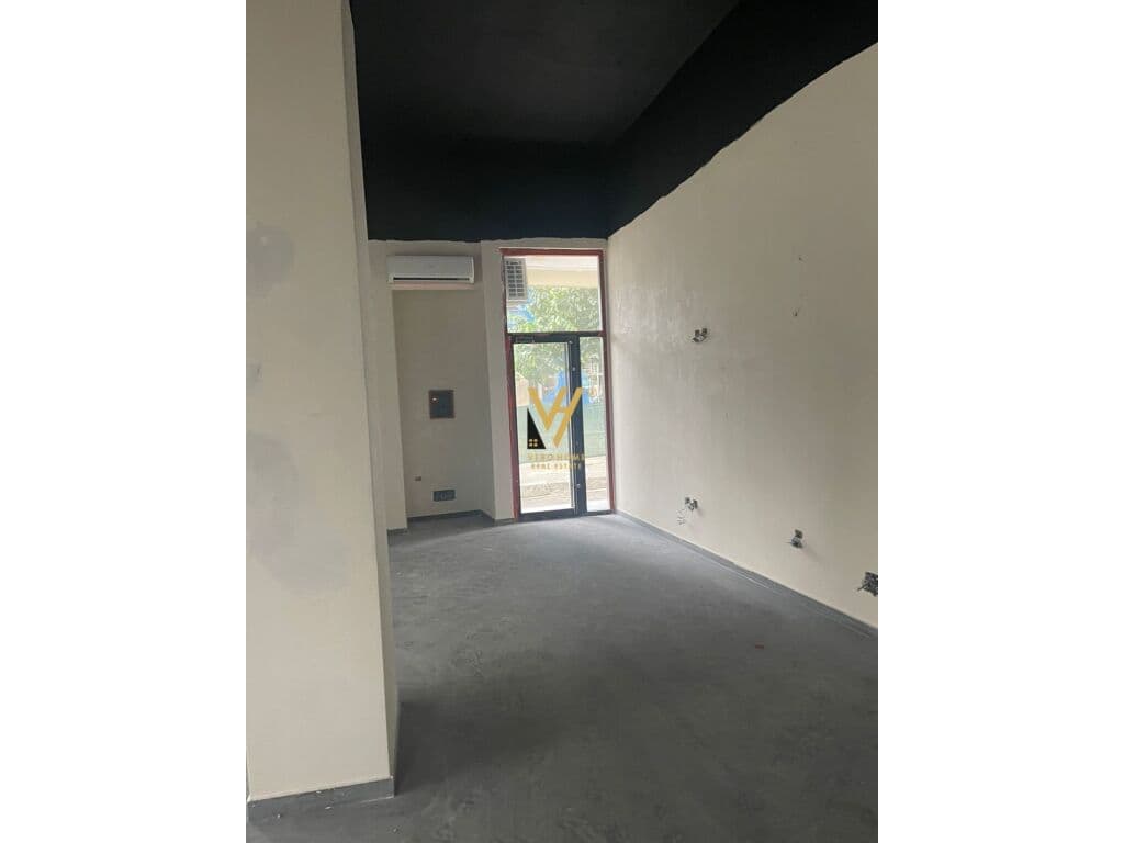 Jepet Ambient Biznesi me qera te Rruga 5 Maji 135 m2 3