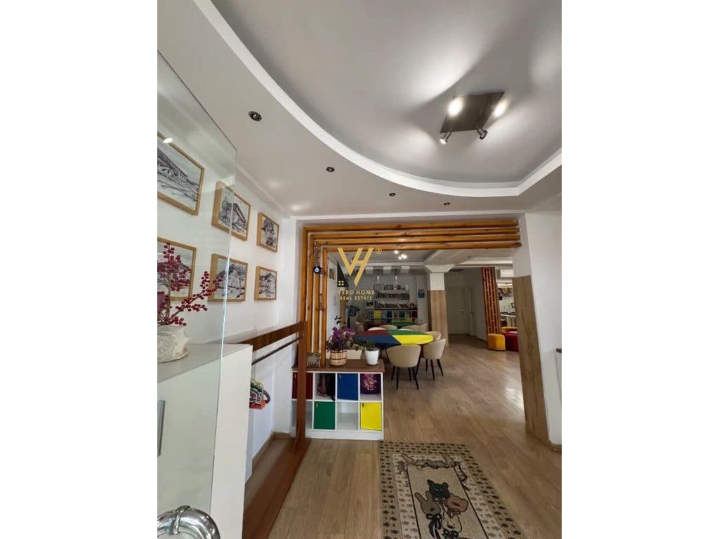 JEPET AMBIENT 117 M2 ME QIRA TE 5 MAJI 400 EURO