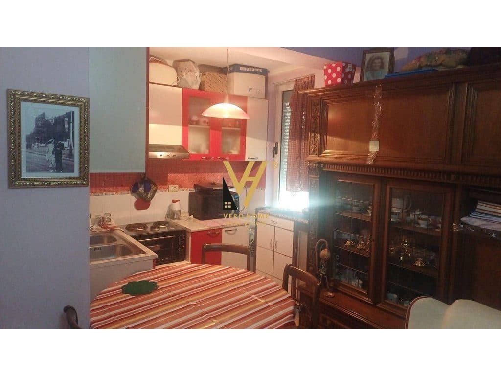 JEPET APARTAMENT 1+1+BLK ME QERA TE MOZAIKU, 21 DHJETORI 400 EURO 3