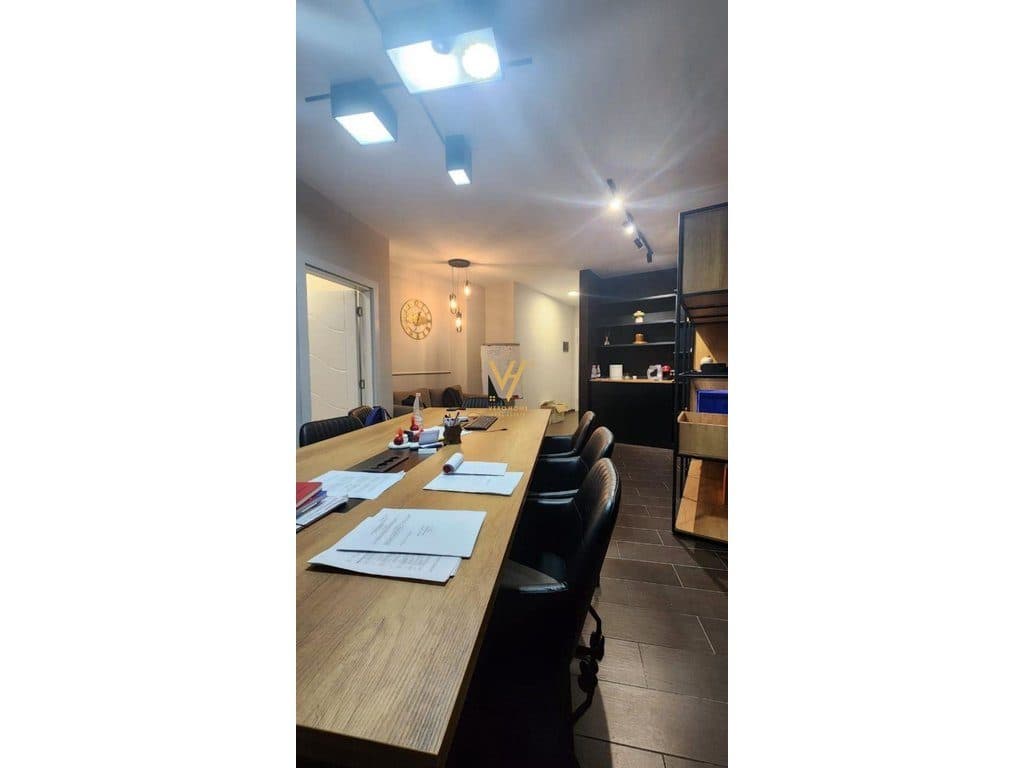 JEPET ZYRE 85 M2 ME QERA RRUGA E KOSOVARVE 850 EURO 4