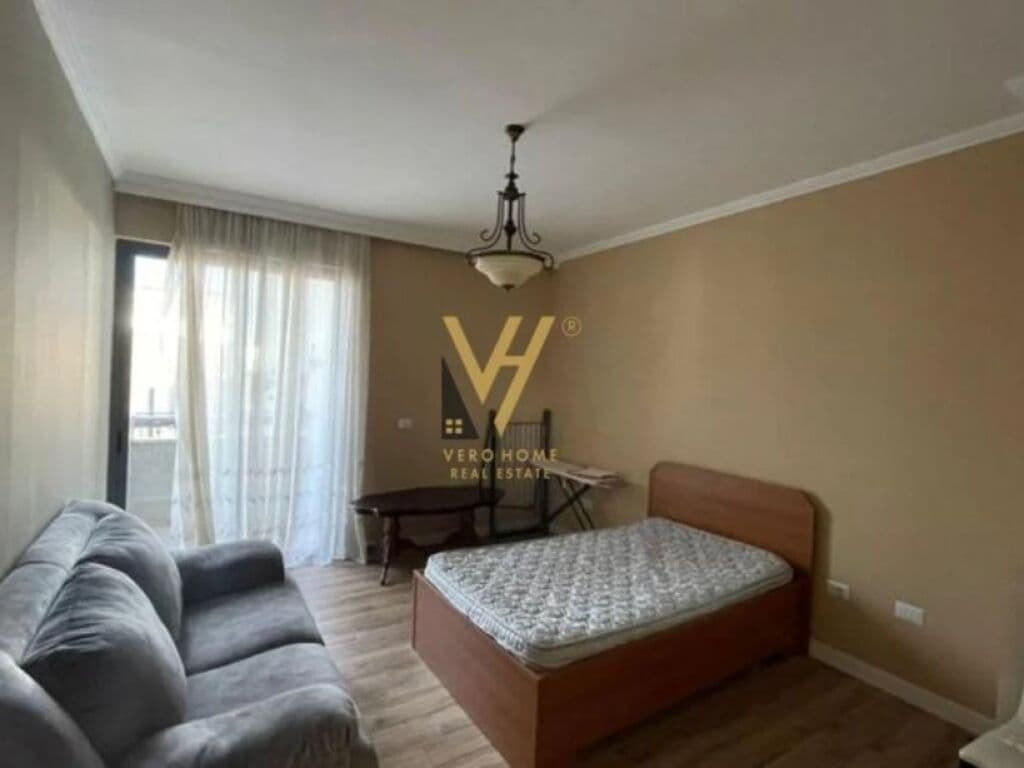 Jepet Apartament 3+1+2+ballkon me qera te Rruga e Kosovareve 145 m2 2