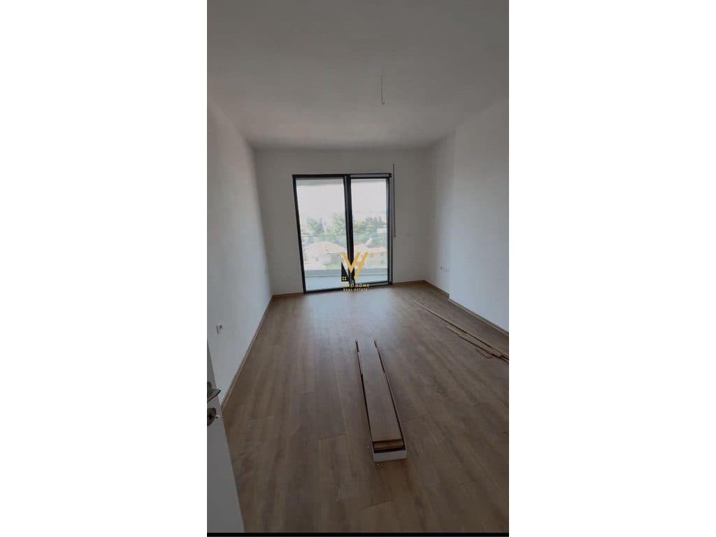 JEPET ZYRE 70 M2 ME QERA NE LAPRAKE 500 EURO 3