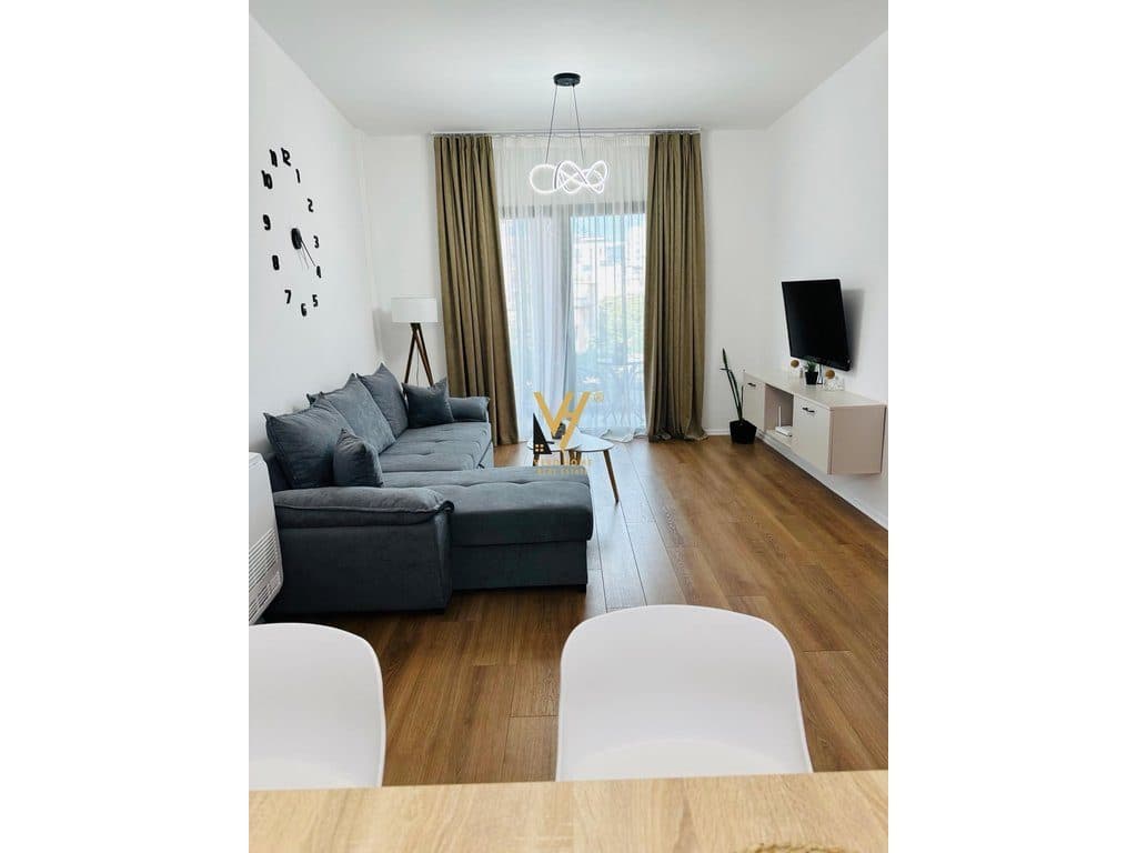 JEPET APARTAMENT 2+1 ME QERA TE RRUGA E KAVAJES 800 EURO