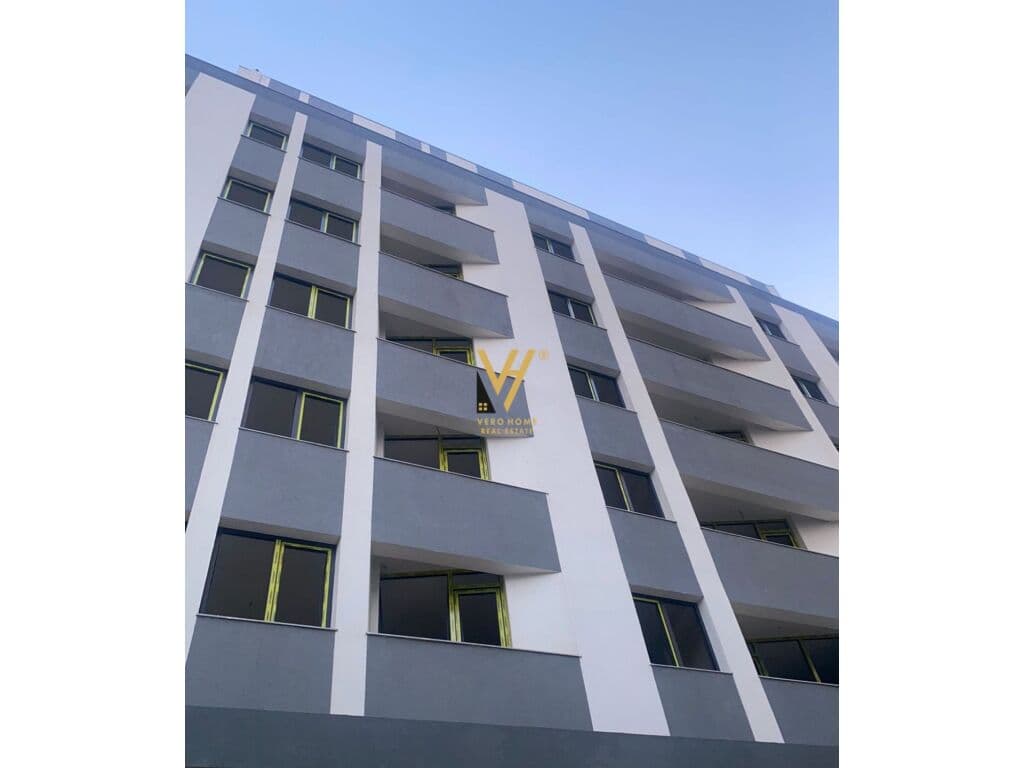 Shitet apartament 1+1+ballkon te Unaza e re 78 m2