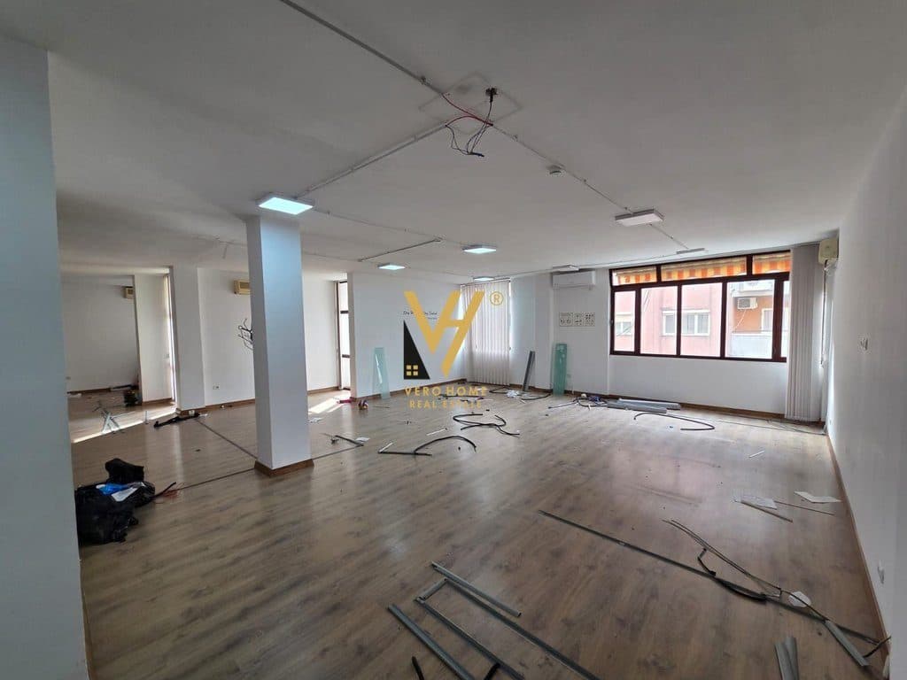 JEPET ZYRE 200 M2 ME QERA NE ISH-BLLOK 200.000 LEKE 2