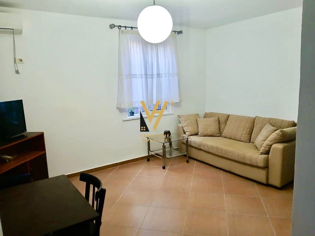 JEPET APARTAMENT 1+1 ME QIRA TE ALI DEMI 42.000 LEKE