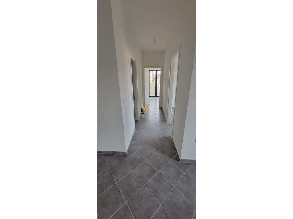 Jepet Apartament 2+1+2+ballkon me qera te Stacioni i Trenit 92 m2 3