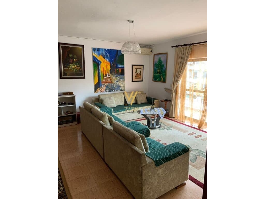 Jepet Apartament 2+1+2 me qera te Qendra Kristal 138 m2