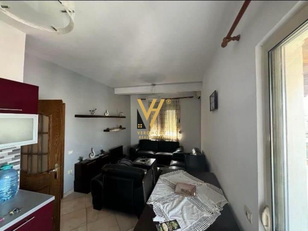JEPET APARTAMENT 2+1+BLK ME QERA TE ISH RESTORANT DURRESI 500 EURO