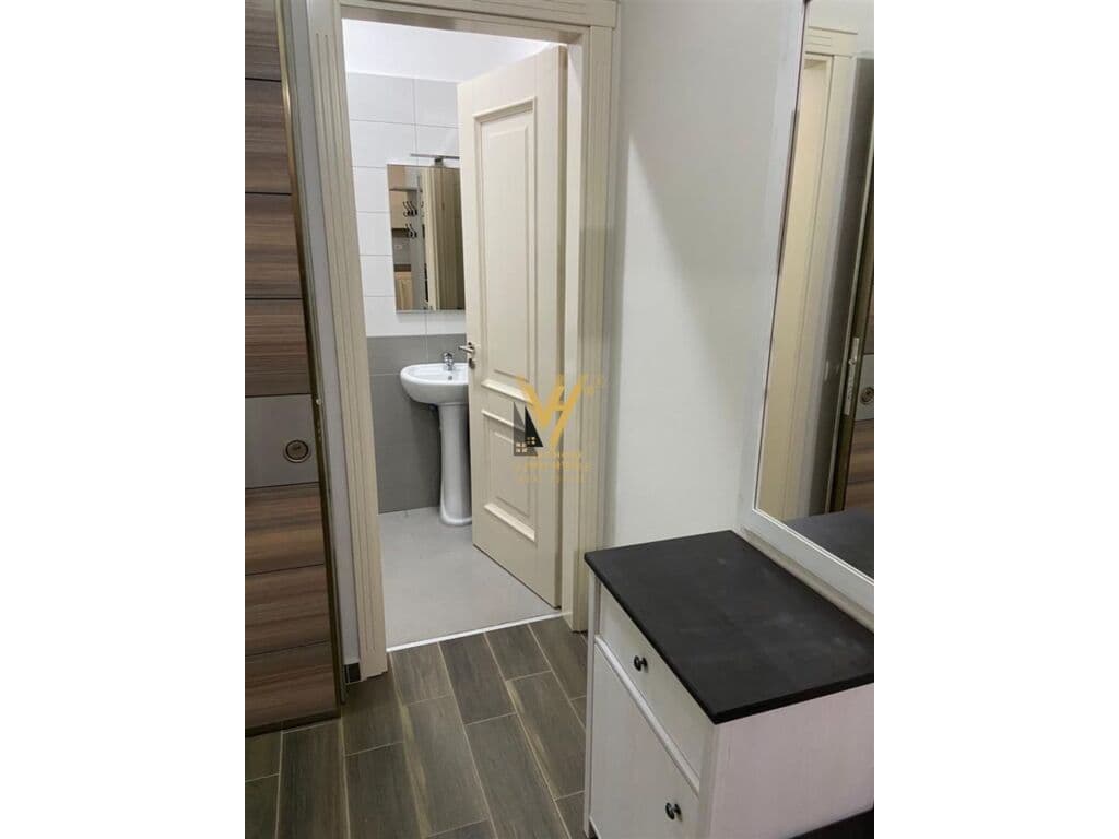 JEPET APARTAMENT 2+1+BLK ME QERA TE RRUGA E KAVAJES 55.000 LEKE 4