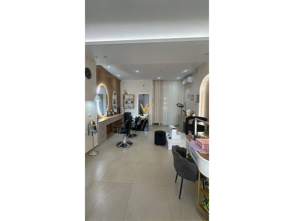 JEPET SALLON ESTETIKE 45 M2 ME QIRA TE SQUARE 21 – 1.500 EURO