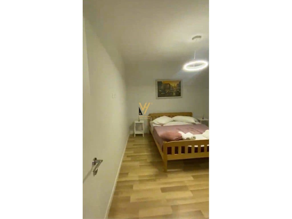 JEPET APARTAMENT 1+1+BLK ME QERA NE QENDER 55.000 LEKE 4