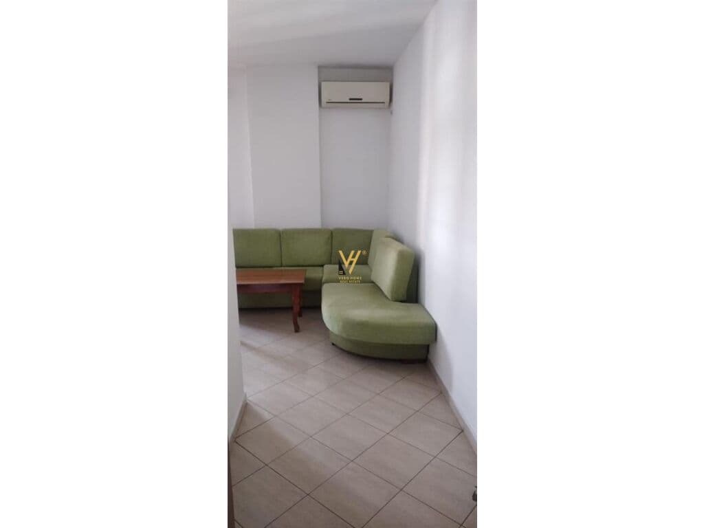 Jepet apartament 2+1+blk me qera te Medreseja 85 m2