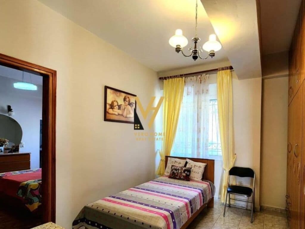 Shitet Apartament 3+1+2+ballkon ne Sarande 150 m2 4