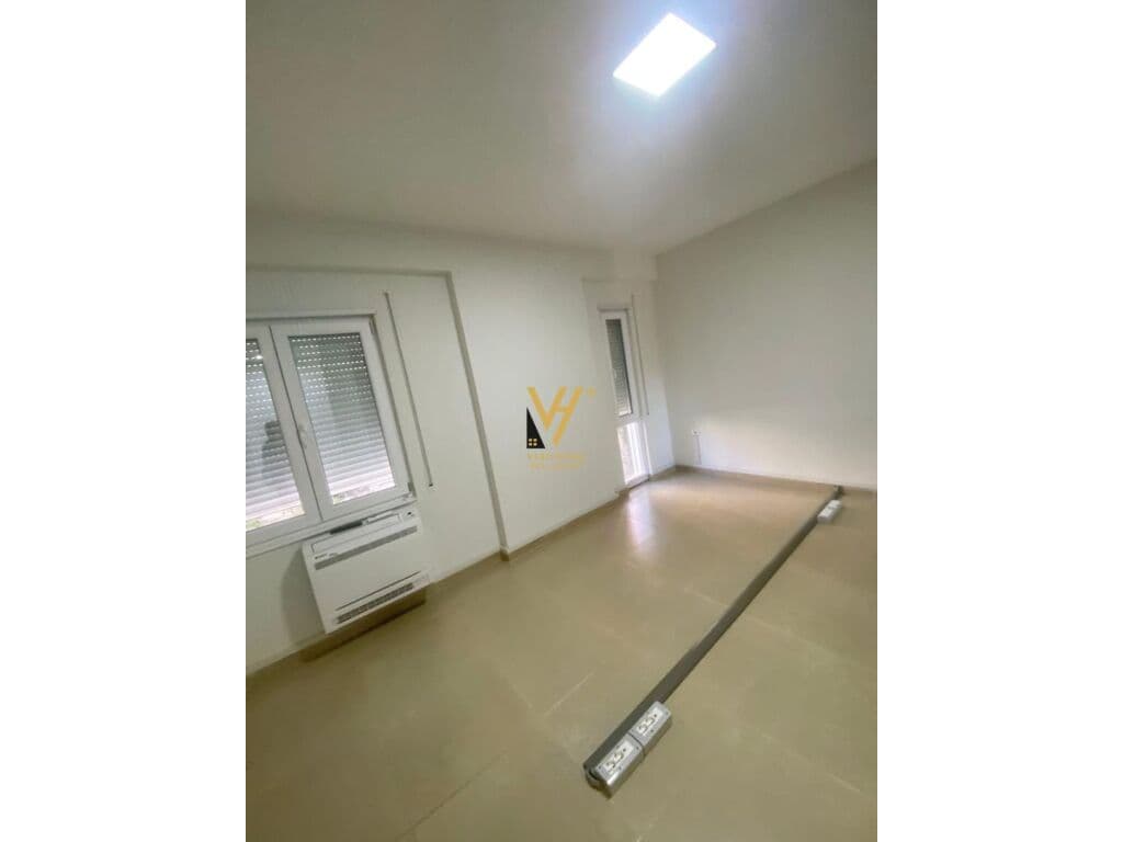 Jepet Zyre me qera te Rruga e Kosovareve 70 m2 4