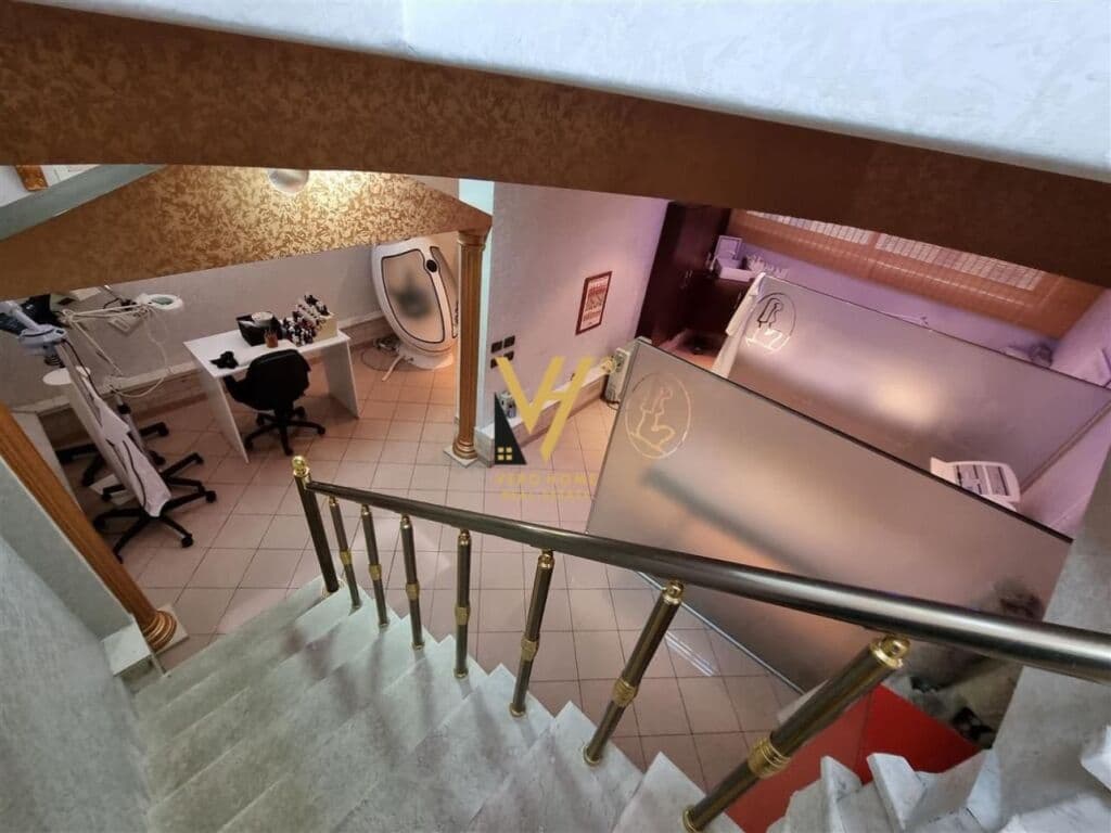 Jepet ambjent biznesi me qera te Rruga Mine Peza 150 m2 2