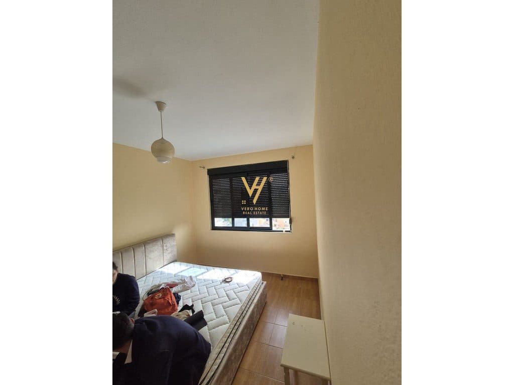 JEPET APARTAMENT 2+1+BLK ME QERA PRANE INSTATIT 70.000 LEKE 4