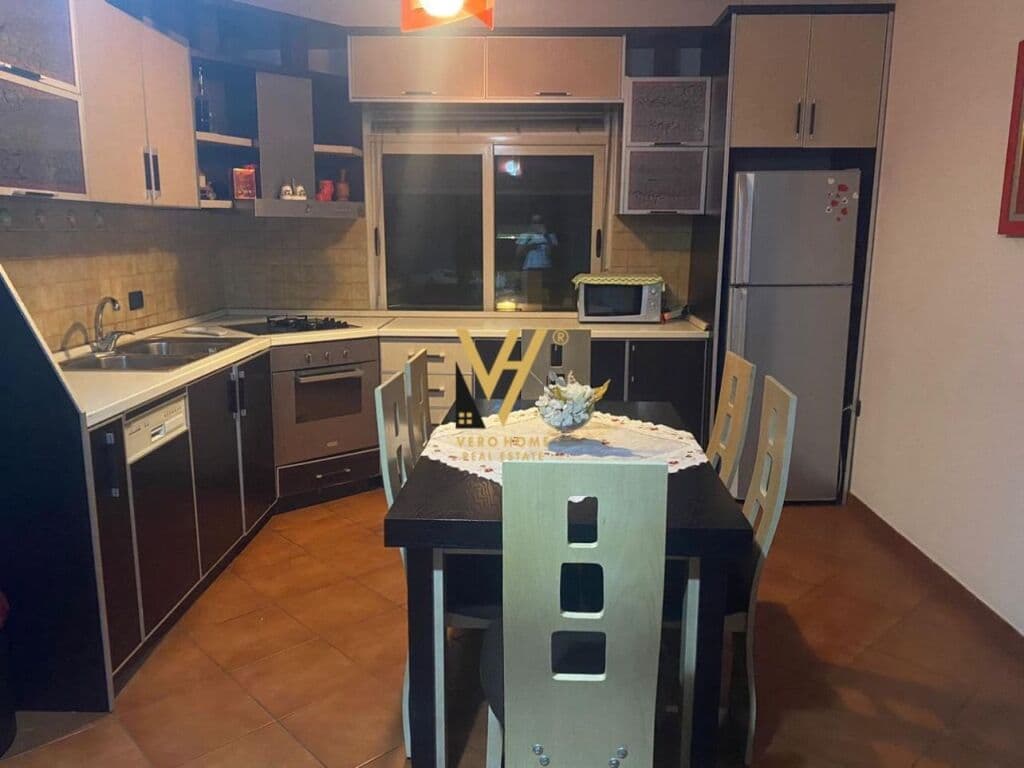 Shitet Apartament 2+1+ballkon te Rruga Ndre Mjeda 97 m2 4