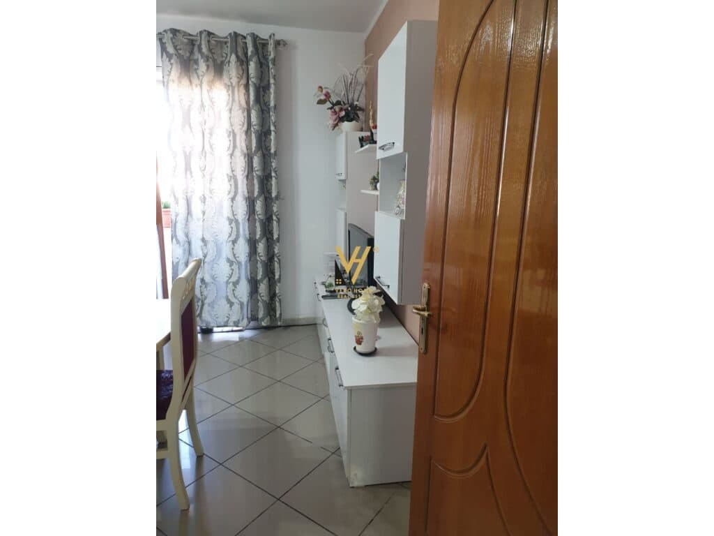 Shitet Apartament 3+1+ballkon ne Kavaje 80 m2