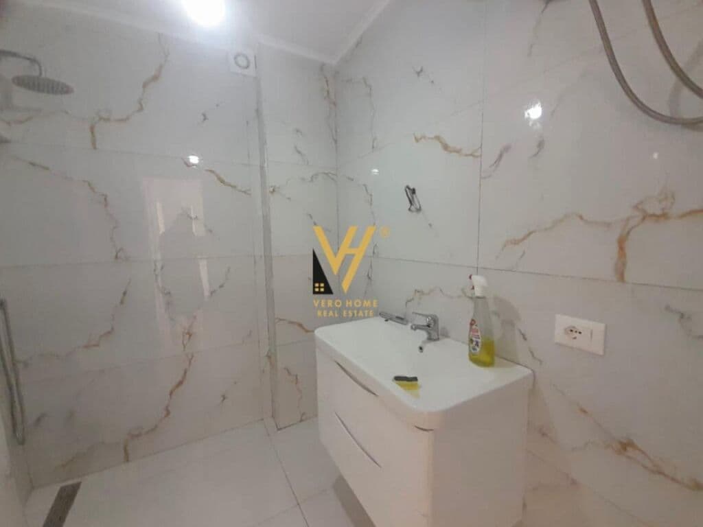 Shitet Apartament 1+1+ballkon te 21 Dhjetori 65 m2 4