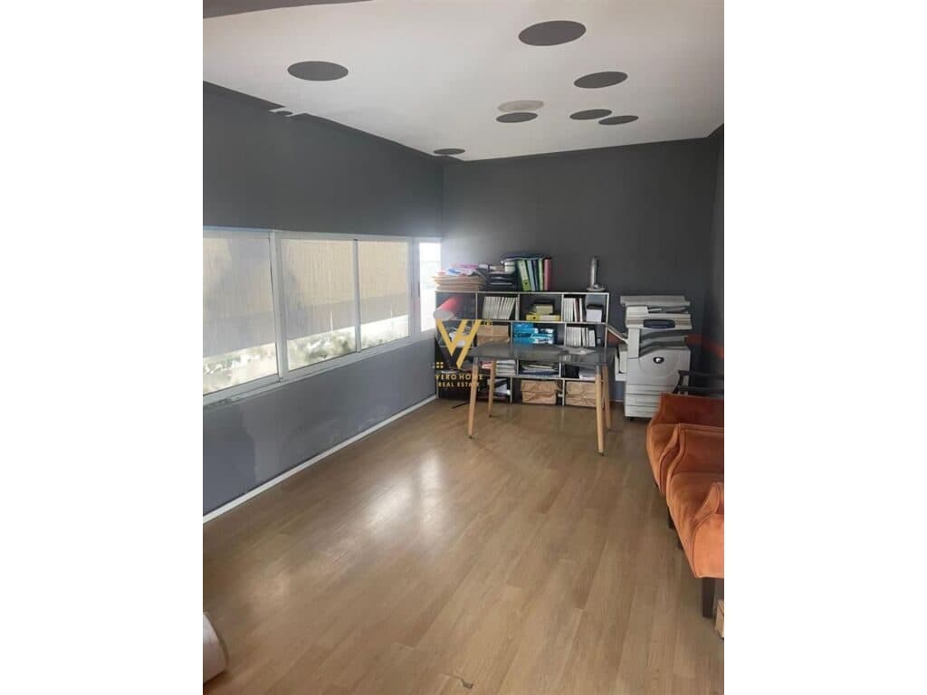 Jepet ambjent biznesi me qera te Qyteti i Studentit 123 m2 3