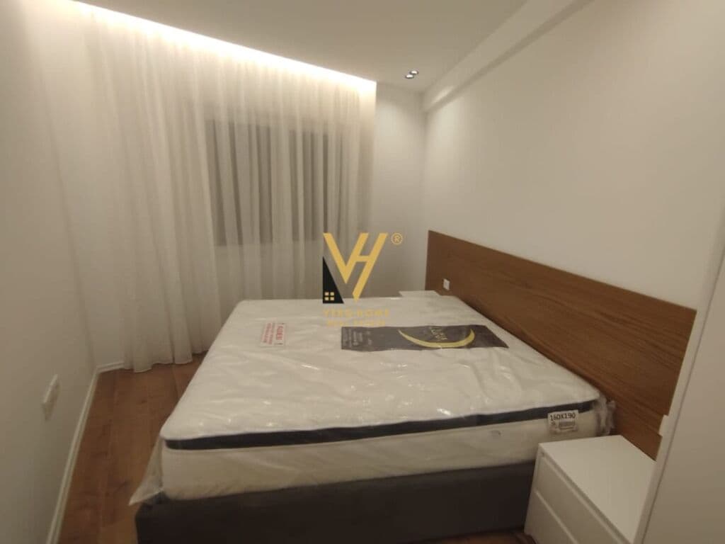 Jepet Apartament 1+1+post parkimi me qera te Kodra e Diellit 72 m2