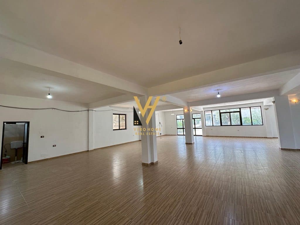 JEPET AMBIENT BIZNESI 220 M2 ME QERA NE BERZHITE 1.000 EURO