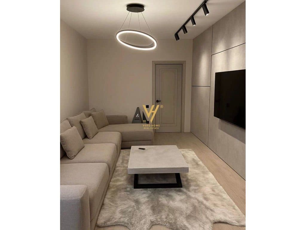 JEPET APARTAMENT 1+1 ME QERA TE RRUGA E DIBRES 60.000 LEKE
