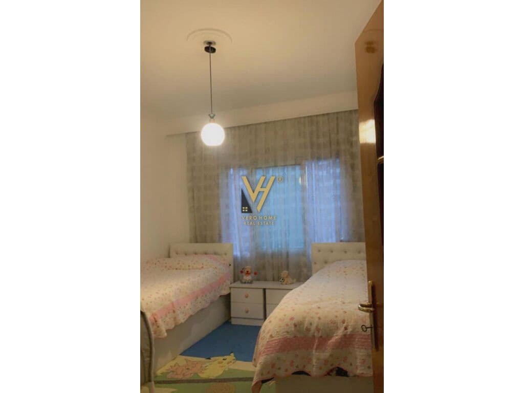 Jepet Apartament 2+1+2+post parkimi me qera te Blloku 125 m2 2