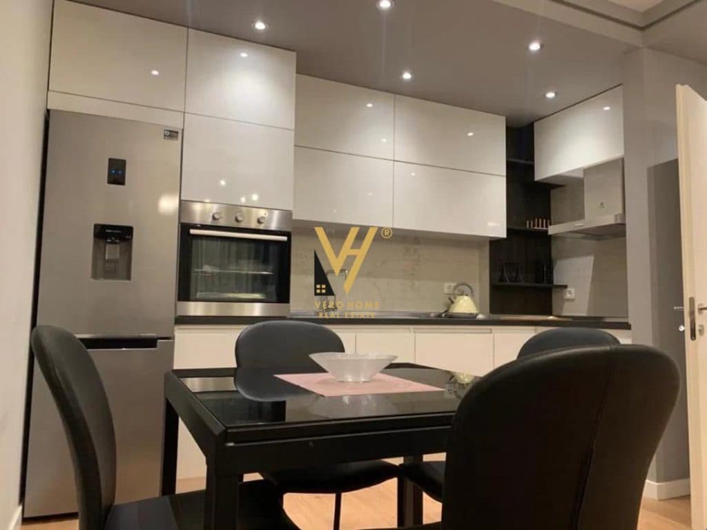 JEPET APARTAMENT 1+1 ME QIRA TE 21 DHJETORI 60.000 LEKE 2