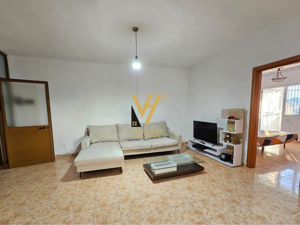 JEPET APARTAMENT 2+1+2BLK ME QERA TE RRUGA DRITAN HOXHA 55.000 LEKE